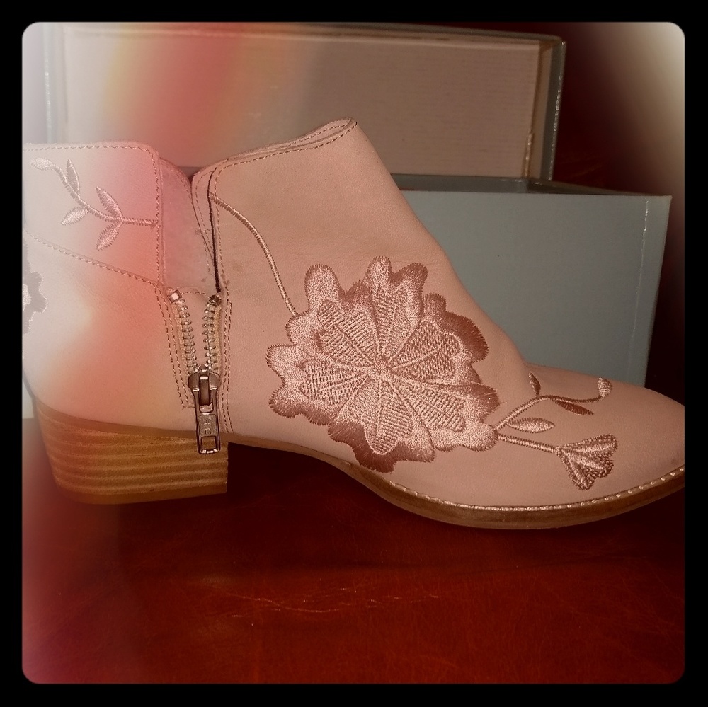 Seychelles Lantern Taupe Suede Leather Embroidered